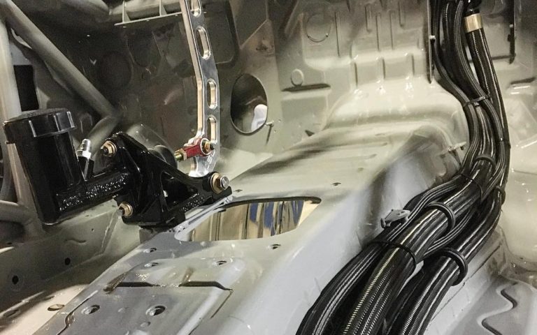 @chrisforsberg64 ・・・
My favorite part about a new build is final assembly. Most of the fab work is already done so it really starts to fall together. Spent the afternoon doing some final plumbing of my @asdmotorsports handbrake and @wilwooddiscbrakes 6 piston kit