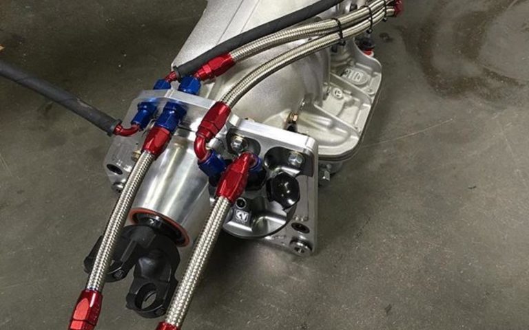 @camburgracing ・・・
T400 transmission for one of our @kinetiktrucks race trucks.  Thanks for the post! Red and Blue on Stainless Steel Hose still has its place!@kinetiktrucks @camburgracing