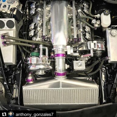 @anthony_gonzales7 ・・・
Here is the latest shot of @1jumansa_700 corvette engine compartment, I updated the fuel system as you can see the return lines going to the FPR. Now to the fuse relay box and we should be good to go